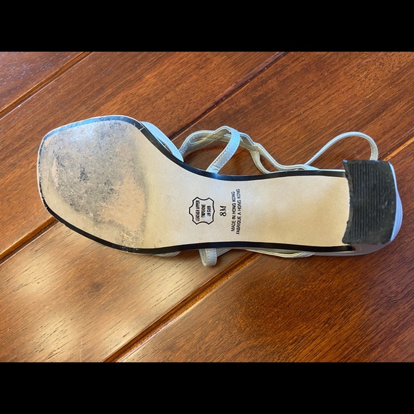 Size 8 light silver/grey dressy heels SALE❗️ - Picture 6 of 7
